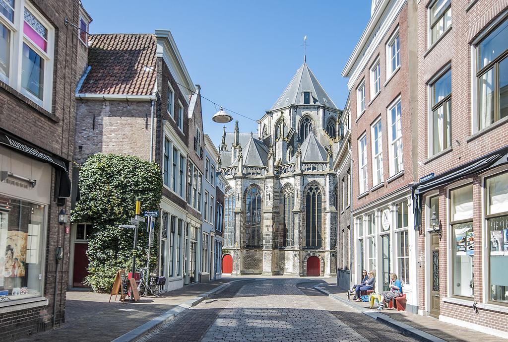 Blom Aan De Gracht Bed and Breakfast Dordrecht Eksteriør billede